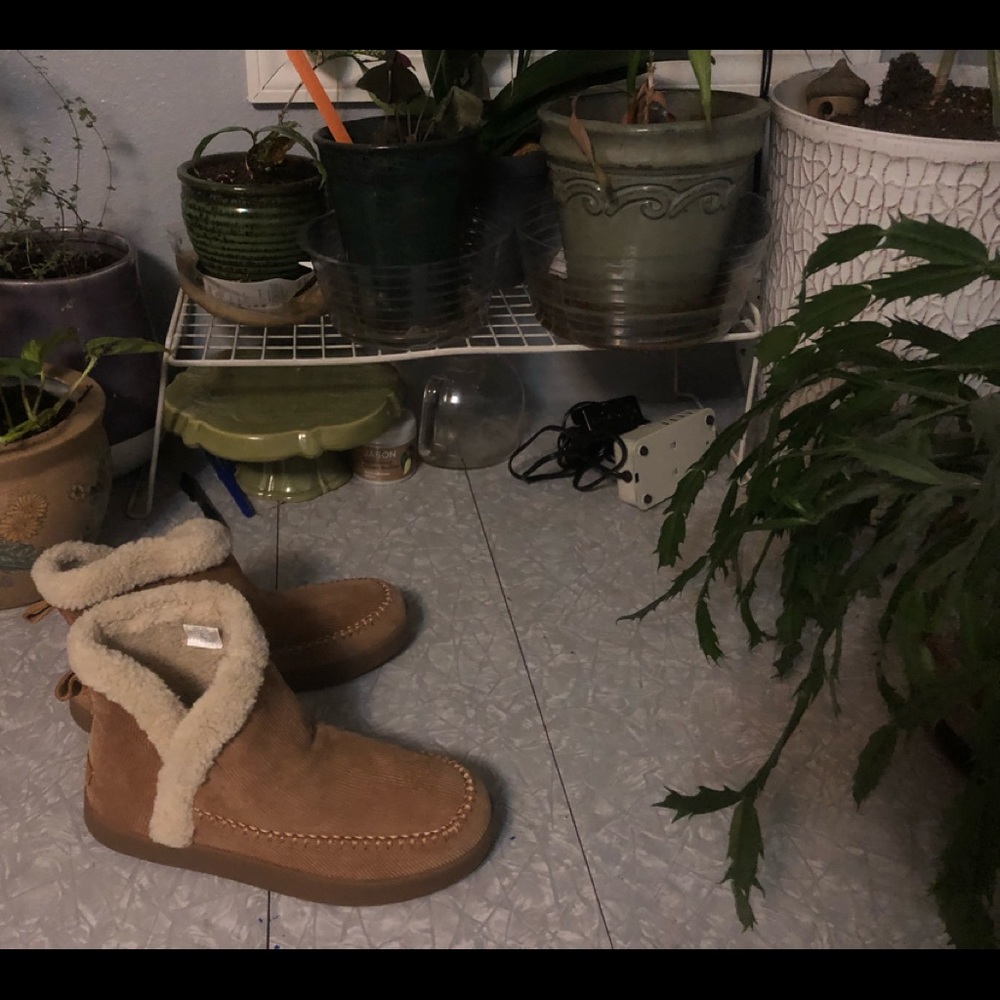 Brand new sanuks